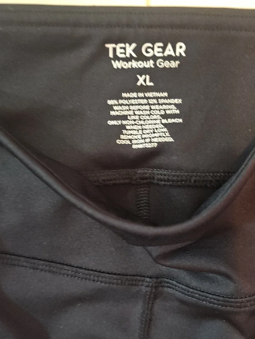 Tek Gear Athletic Black High-Rise Bike Shorts with Dual Side Pockets, Like New - Picture 2 of 5